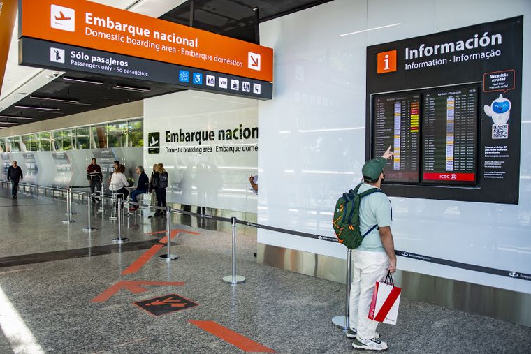 Embarque nacional, Aeroparque Internacional Jorge Newbery, Aeropuertos Argentina 2000