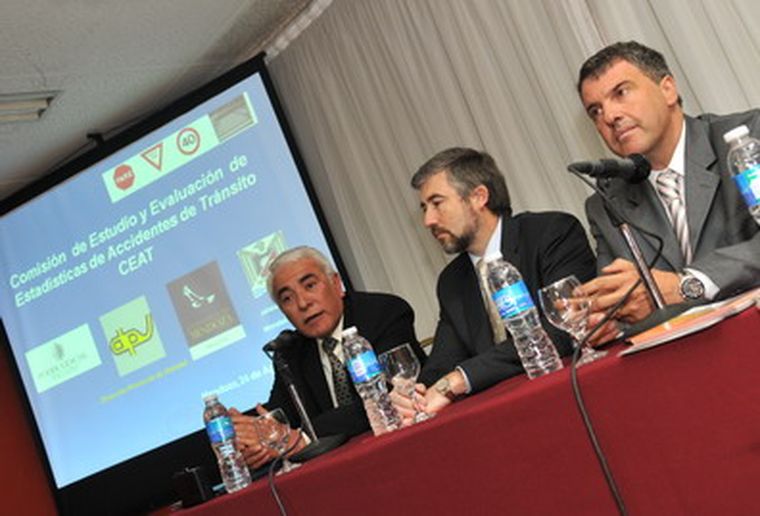 Saracco presidiendo la presentación. Foto: Pachy Reynoso / MDZ