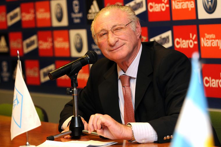 San Lorenzo despidió a Ernesto Cherquis Bialo en redes.