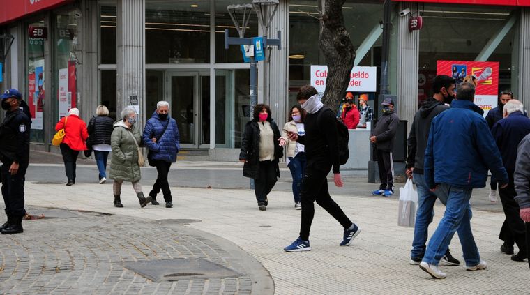 Mendoza reportó más contagios y muertes por covid Foto: ALF PONCE MERCADO / MDZ