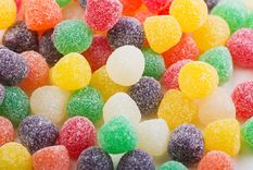 Dos jóvenes se intoxicaron tras consumir gomitas de marihuana, trasladadas a Argentina de forma ilegal Foto: Shutterstock