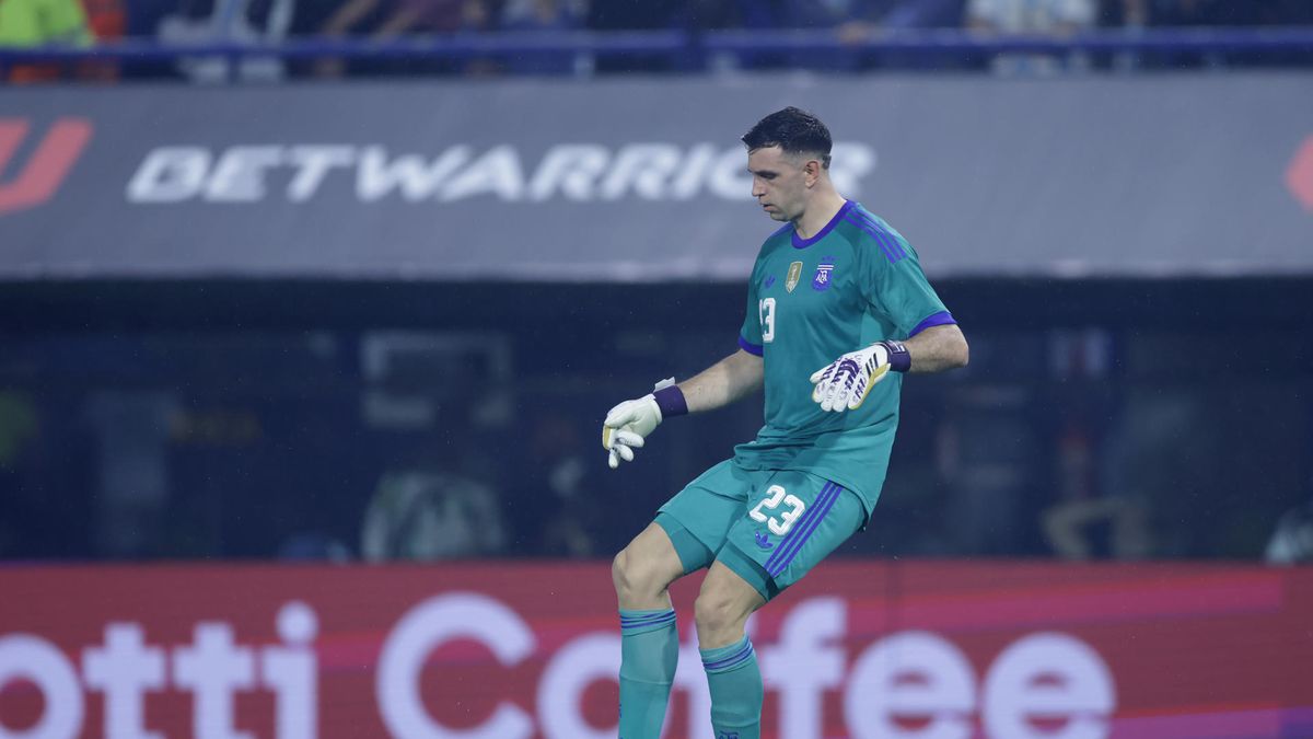 El palazo de Dibu Martínez por el preocupante partido ante Mauritania: 