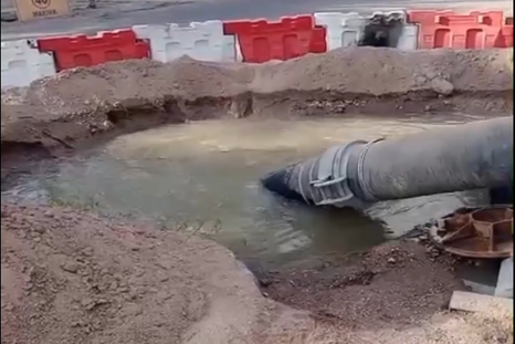 Vecinos de Corralitos reclaman por constantes desbordes cloacales. Vecinos de Corralitos reclaman por constantes desbordes cloacales.