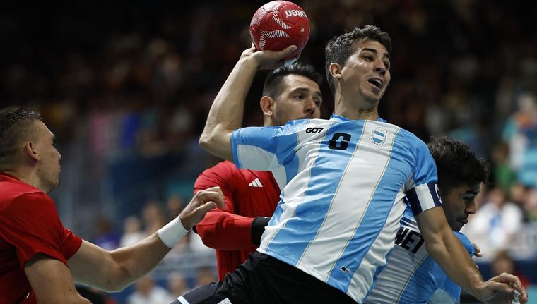 Diego Simonet se perderá los dos partidos que vienen por lesión. Foto: EFE