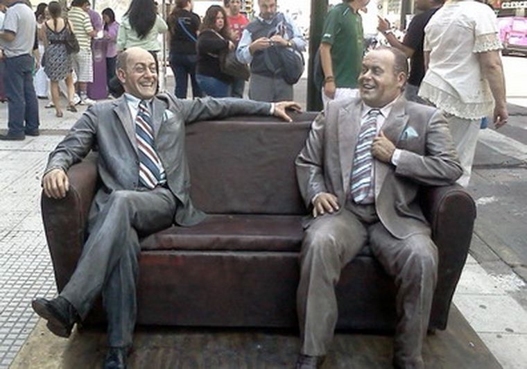 La estatua como punto del vandalismo.