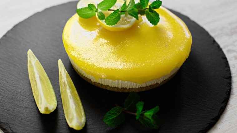 La primera receta de cheesecake sin azúcar apareció en libros de cocina para diabéticos a mediados del siglo XX. La primera receta de cheesecake sin azúcar apareció en libros de cocina para diabéticos a mediados del siglo XX.