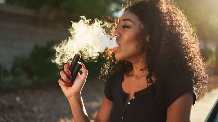 Vapear se considera una forma efectiva de dejar el tabaco, pero puede ser difícil dejar el nuevo hábito. Foto: GETTY IMAGES