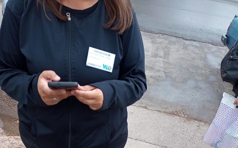 Así se presentaban los y las encuestadores en la escuela Capitán Vázquez de Las Heras. Foto: MDZ