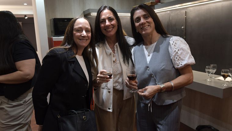 Verónica Gómez, Belén Alonso y Laura Brandi. Verónica Gómez, Belén Alonso y Laura Brandi.