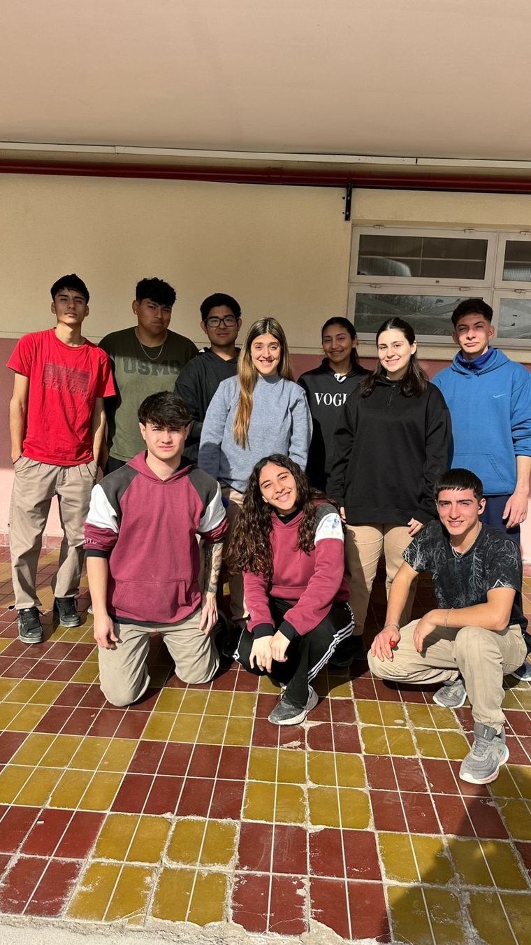 Estudiantes de Guaymallén apuestan por la innovación y la sustentabilidad. Estudiantes de Guaymallén apuestan por la innovación y la sustentabilidad.