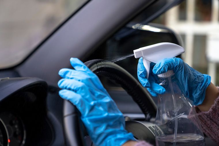 Según la psicología, cuidar el auto es también una forma de autocuidado y expresión personal. Foto: SHUTTERSTOCK Según la psicología, cuidar el auto es también una forma de autocuidado y expresión personal. Foto: SHUTTERSTOCK