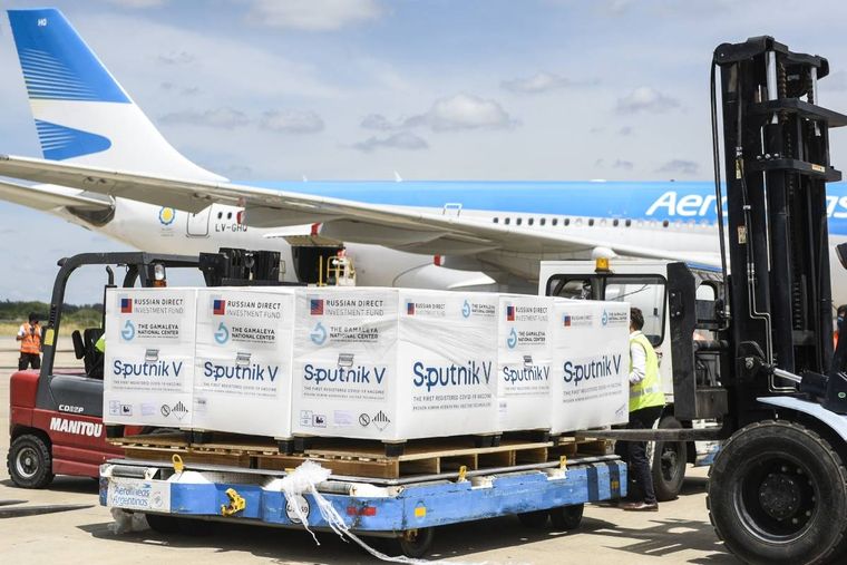 Las nuevas dosis de la vacuna Sputnik están demoradas y el Gobierno lo adujo a retrasos de Rusia