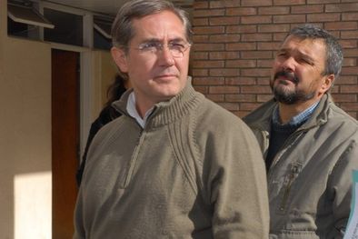 MDZol | Carlos Bianchinelli, detrás de Jorge Tanús. Foto: Prensa Diputados