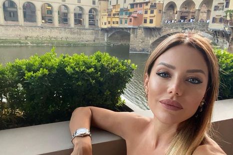 Evangelina Anderson elige tres minifaldas ideales para marcar curvas Foto: Instagram