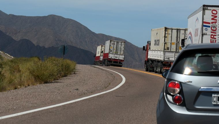 ruta 7 uspallata transito camiones (1).JPG