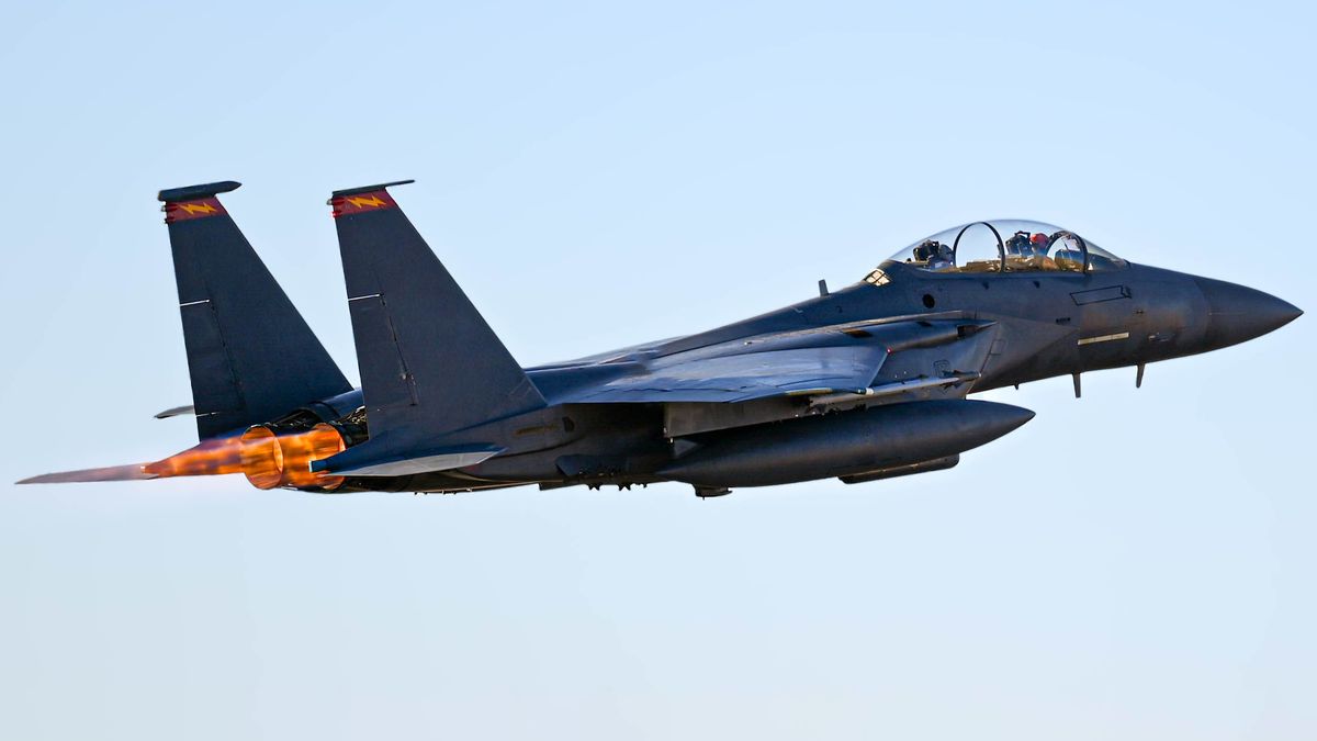 Cuánto costó el operativo de Estados Unidos para rescatar al piloto del F-15 en Irán