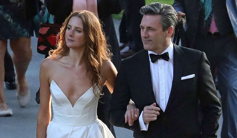 El protagonista de Mad Men, Jon Hamm, eligió un lugar muy específico para casarse con su novia Anna Osceola. Foto: Backgrid