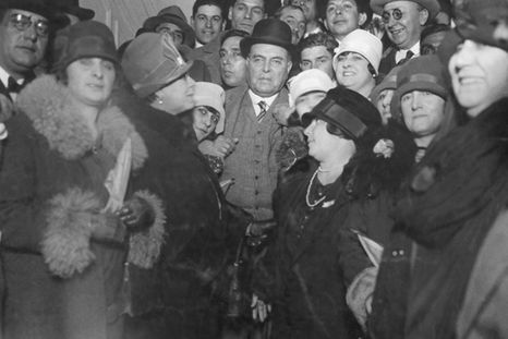 Se cumplió, a principios de este invernal mes que marca el inicio del segundo semestre, un año más del fallecimiento del presidente Yrigoyen. Se cumplió, a principios de este invernal mes que marca el inicio del segundo semestre, un año más del fallecimiento del presidente Yrigoyen.
