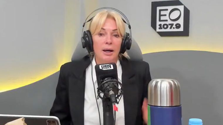 La conductora compartió nuevos datos y aprovechó para salir con los tapones de punta contra la artista. Fot: captura de video/ El Observador. 