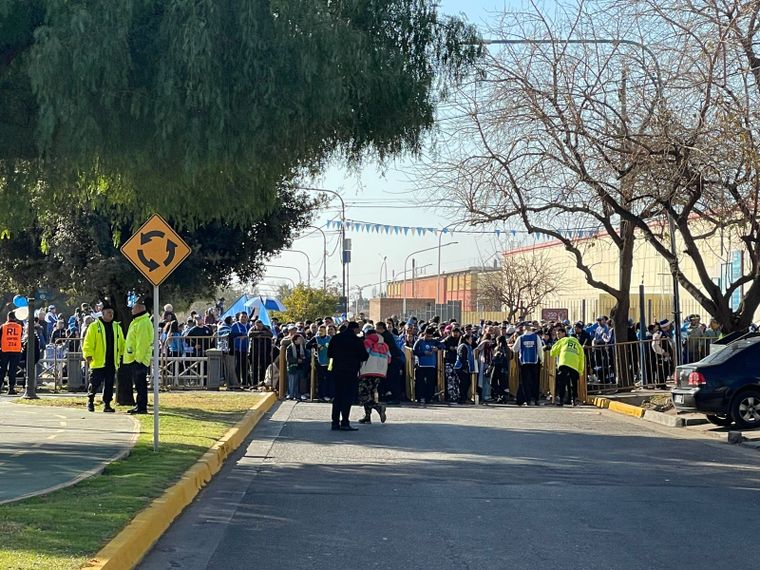 El operativo policial incluirá 150 cámaras, filtros biométricos y cortes de tránsito desde las 13.30 en torno al Feliciano Gambarte.
