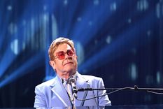 ¡enormes! los hijos de elton john, protagonistas de la velada benefica de su padre