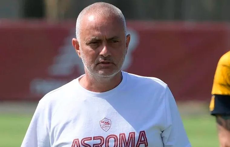 José Mourinho Mourinho mostró su particular tatuaje.