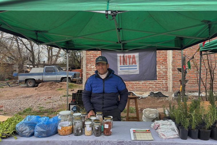 Técnicos del INTA La Consulta, presentes en la feria: acompañan a los guardianes desde siempre Técnicos del INTA La Consulta, presentes en la feria: acompañan a los guardianes desde siempre