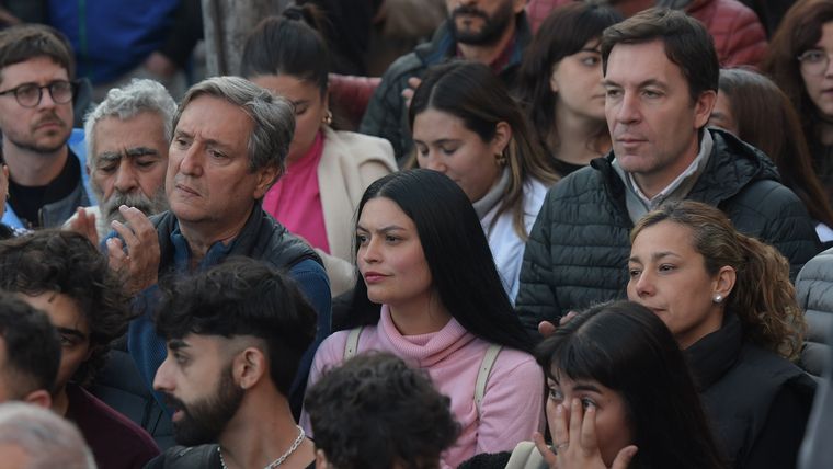 Emir Félix, Flor Destéfanis, Mauricio Sat y Adriana Cano, en apoyo a Cristina Fernández de Kirchner. Emir Félix, Flor Destéfanis, Mauricio Sat y Adriana Cano, en apoyo a Cristina Fernández de Kirchner.