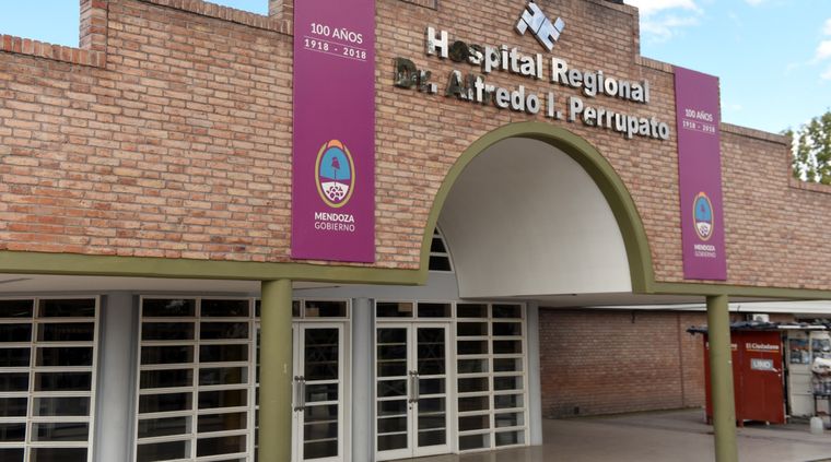 El policía herido está en la terapia intensiva del Hospital Perrupato Foto: ALF PONCE / MDZ