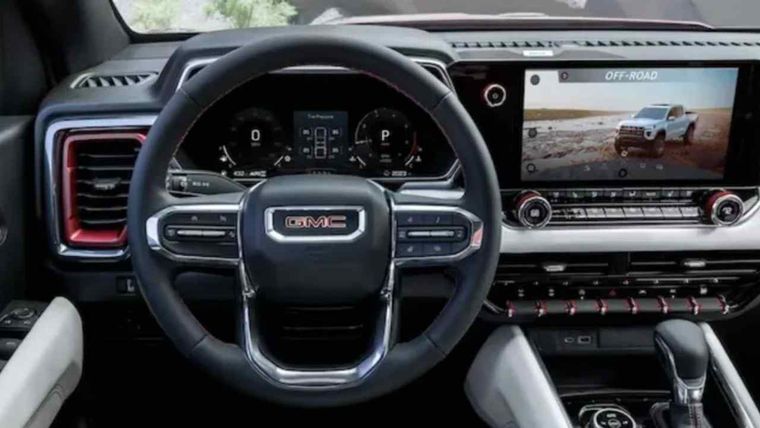La GMC Canyon cuenta con el Off-Road Performance Display, que permite monitorear en tiempo real diferentes métricas y el camino. La GMC Canyon cuenta con el Off-Road Performance Display, que permite monitorear en tiempo real diferentes métricas y el camino.