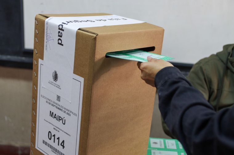 Durante los comicios también se eligieron 11 intendentes definiendo el mapa de poder en la provincia para los próximos cuatro años. Foto: Santiago Tagua/MDZ