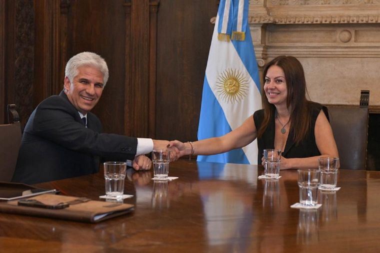 La ministra Sandra Pettovello recibió en la sede del Ministerio al gobernador de San Luis, Claudio Poggi. Foto: Presidencia de la Nación