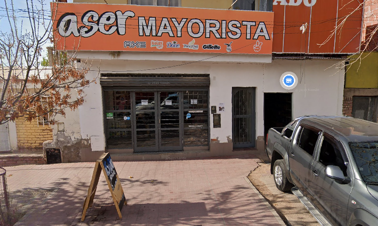 El comercio donde tuvo lugar el violento robo.
