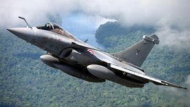 Uno de los aviones caza Rafale F4 que recibirá Ucrania de Francia. Foto @Armee_de_lair Francia