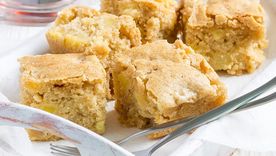 Probá estos blondies de miso y chocolate blanco. Foto: Chocolates Torras