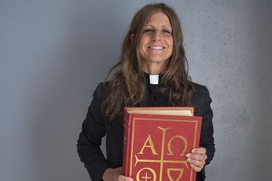 MDZol | Anne Tropeano quiere expandir la simbología del sacerdocio católico para incluir el cuerpo de una mujer Foto: ANNE TROPEANO