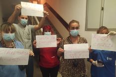 Así esperaban a Marcela Acuña en el hospital.