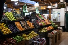 Comprar la oferta por cantidad o conservarla adecuadamente son maneras de ahorrar en las compras cotidianas de frutas y verduras. Foto: ALF PONCE MERCADO / MDZ