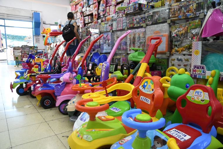 Distintos comercios y bancos lanzaron descuentos para el Día del Niño.