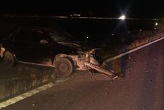 El auto que impacto con el móvil policial Foto: Ministerio de Seguridad El auto que impacto con el móvil policial Foto: Ministerio de Seguridad