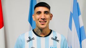 Ricardo Centurión ya se calzó la camiseta de Racing de Córdoba. Ricardo Centurión ya se calzó la camiseta de Racing de Córdoba.