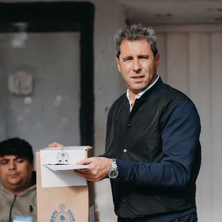 Gobernador y candidato Sergio Uñac, el domingo al votar en San Juan. En agosto será candidato a senador nacional Foto: Prensa Sergio Uñac