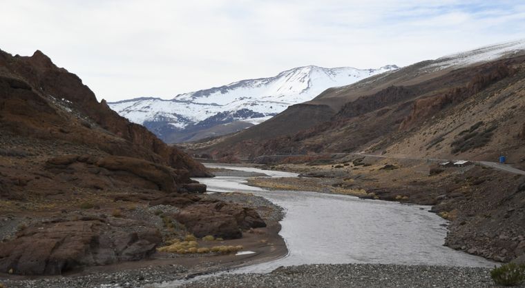 El dique que no fue: en esa zona del Río Grande iba a estar Portezuelo del Viento. Foto: Rodrigo DAngelo / MDZ