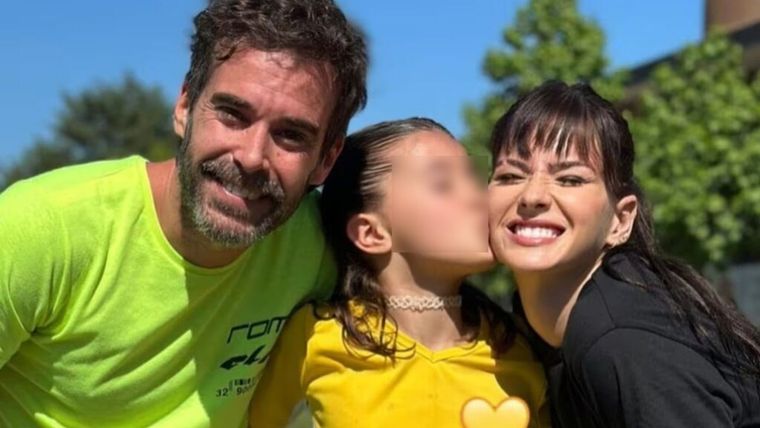 Nicolás Cabré y la China Suárez con Rufina. Nicolás Cabré y la China Suárez con Rufina. 