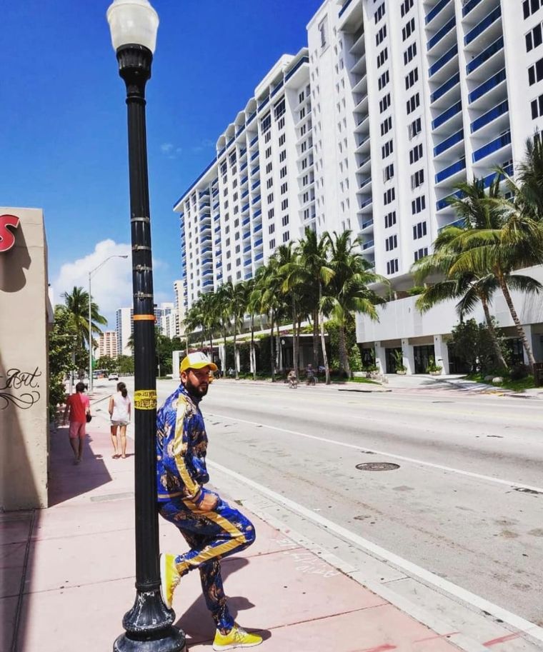 Turismo Lichi sorprende en Mendoza con un osado look que compró en un viaje a Miami. Turismo Lichi sorprende en Mendoza con un osado look que compró en un viaje a Miami.