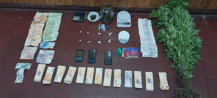 Incautaron cocaína, marihuana y más de un millón de pesos Foto: Ministerio de Seguridad de Mendoza