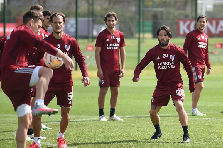 River entrenamiento Casco se sumó a los entrenamientos de River tras su aislamiento por coronavirus Foto: @RiverPlate