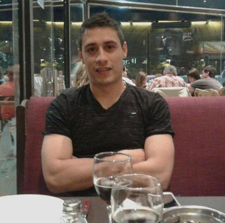 Rejas se las arregló para escapar de las mismas