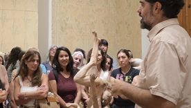 El artista Fernando Rosas ofreció una visita guiada por su muestra en el Fader. El artista Fernando Rosas ofreció una visita guiada por su muestra en el Fader.