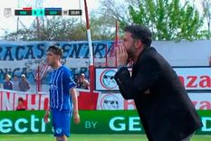 De Paoli se cruzó feo con Pier Barrios, lateral de Godoy Cruz, en pleno partido.